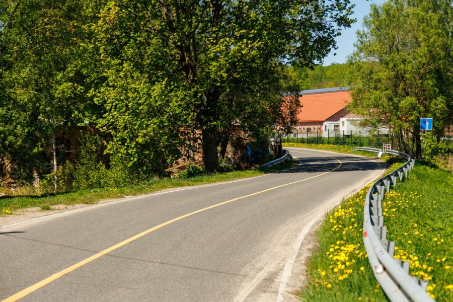 Лесная велопрогулка к старой немецкой школе