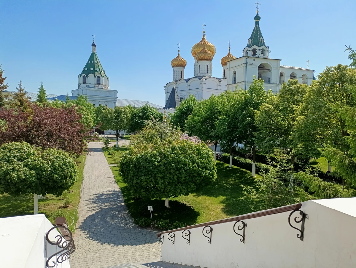Кострома в лицах и преданиях