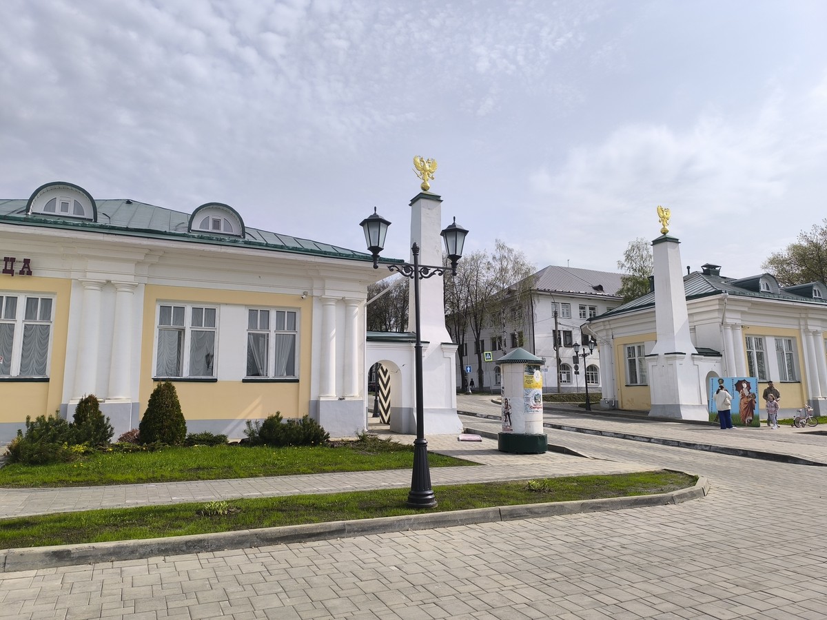 Прогулка по старинной улице Молочная гора