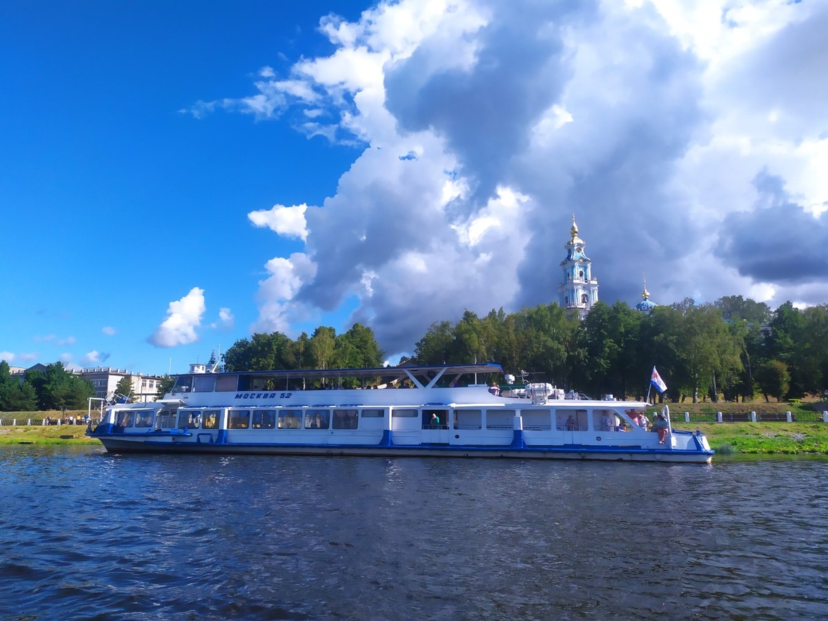 Кострома с воды: знакомые виды в новом ракурсе