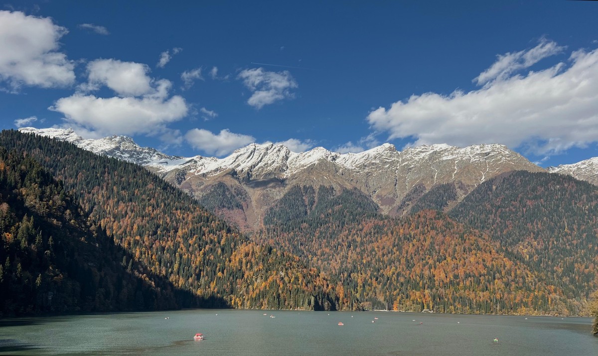 Абхазия — там, где горы встречаются с морем