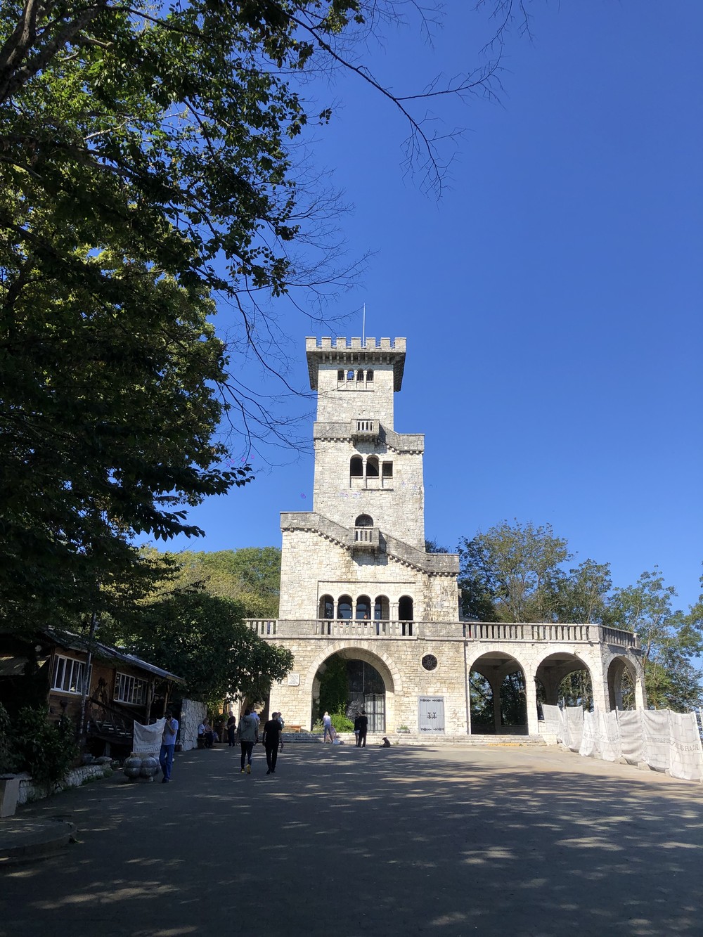 Красота и легенды близлежащих гор