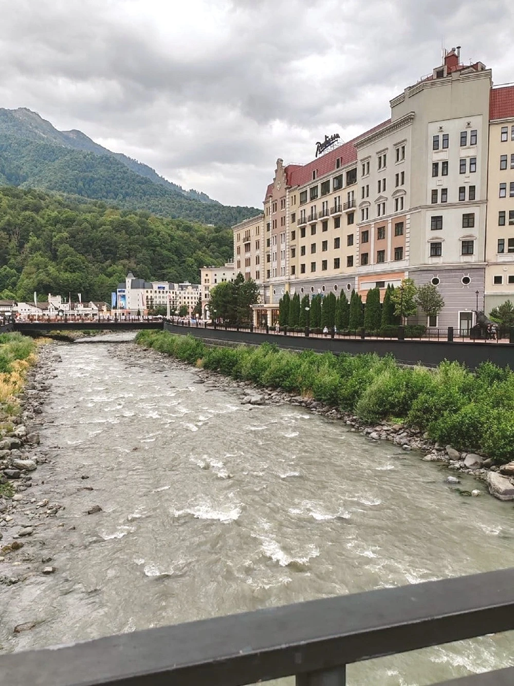 Три горных курорта + водопады — из Сочи
