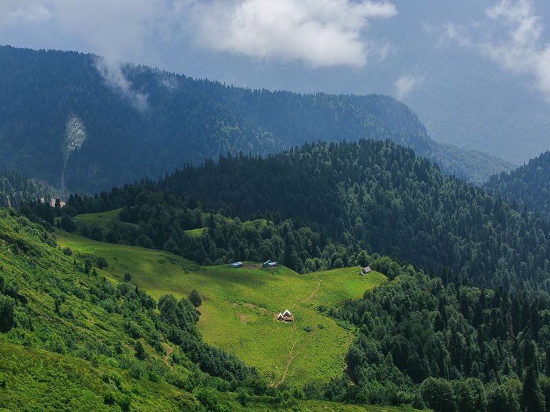 Треккинг к хребту Аибга и трём курортам Красной Поляны