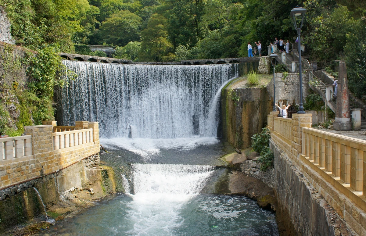 Гагра, Рица, Новый Афон: групповая поездка из Сочи
