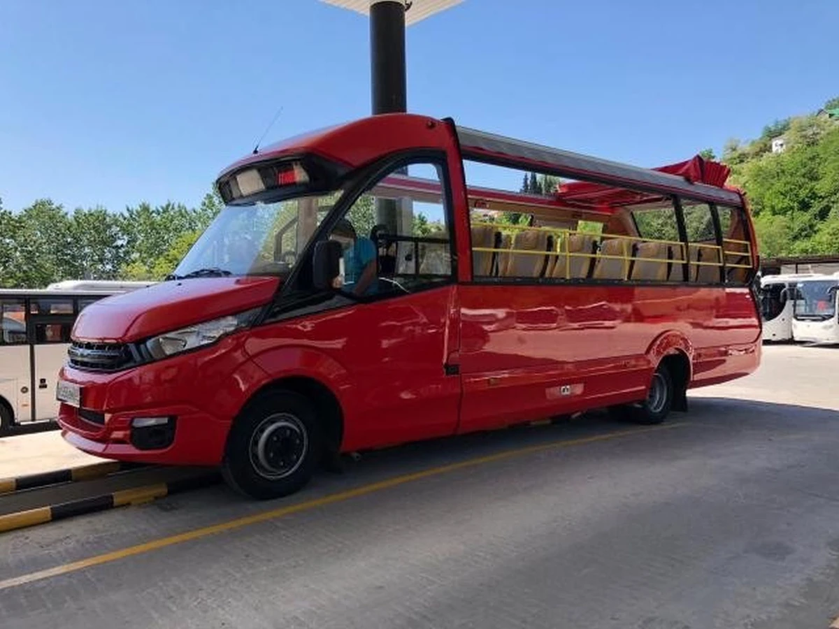 По Сочи — на автобусе-кабриолете «Матрёшка»