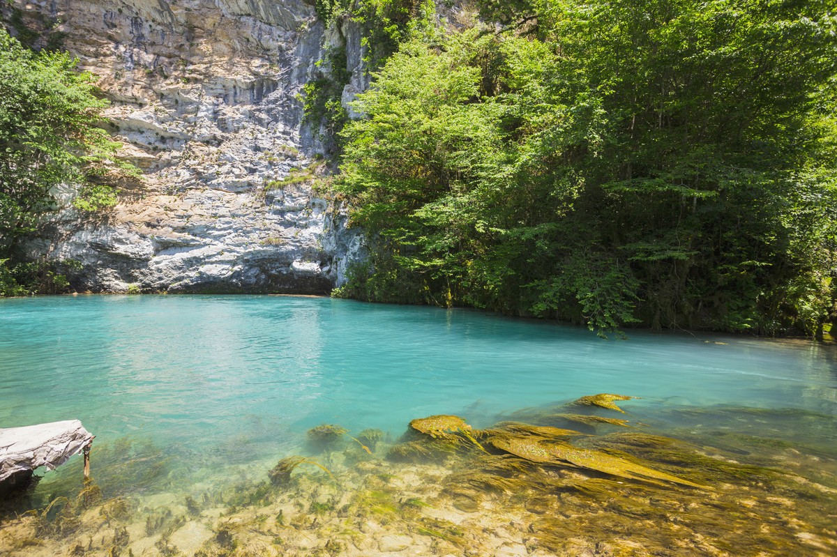 На внедорожниках — к красавице-Рице и великану Гегскому водопаду