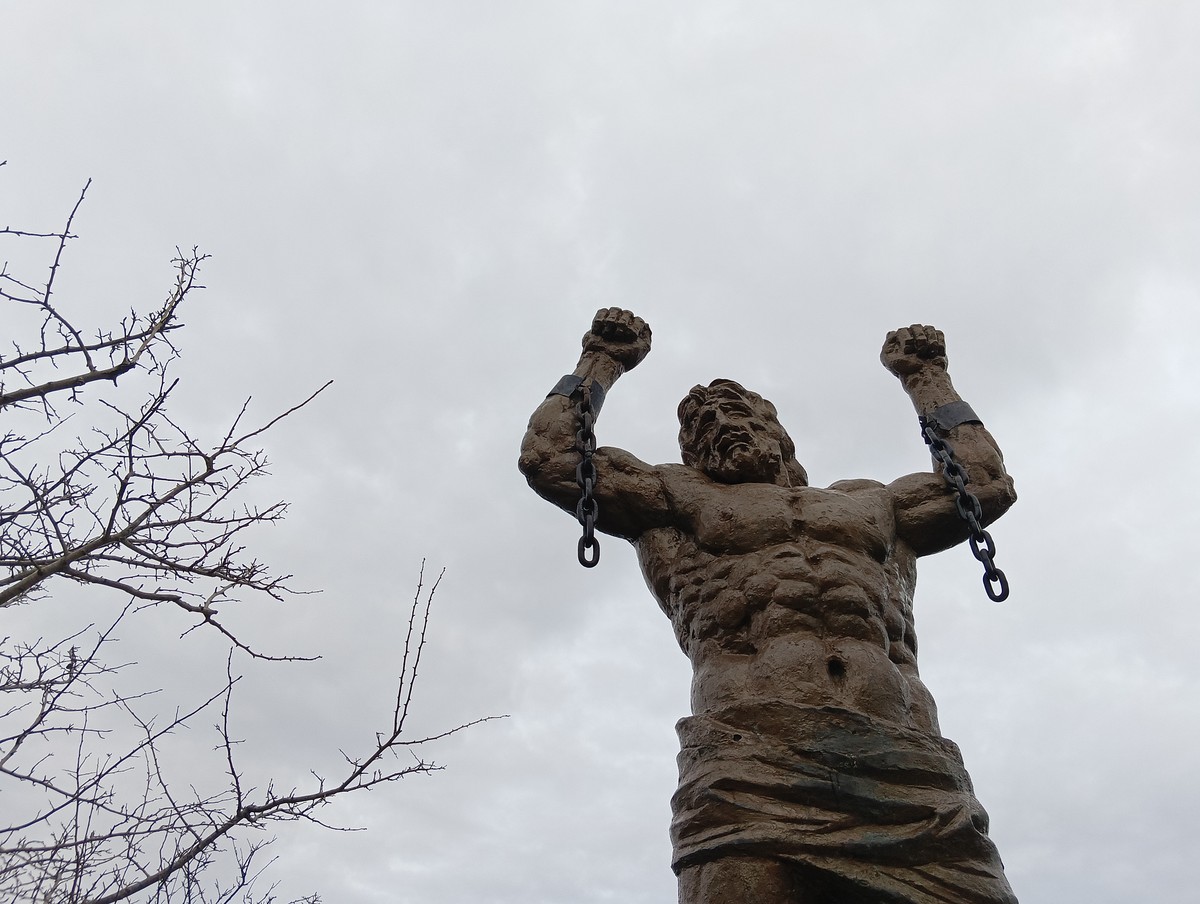 По следам Прометея: из Агурского ущелья к Орлиным скалам