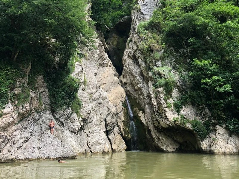 Поездка к Агурским водопадам и на гору Ахун