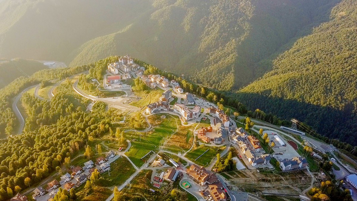 Живописные ущелья, дольмены и горные курорты за 1 день (из Сочи)